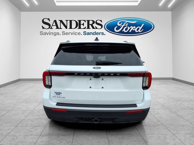 Certified 2025 Ford Explorer Active RWD image 3