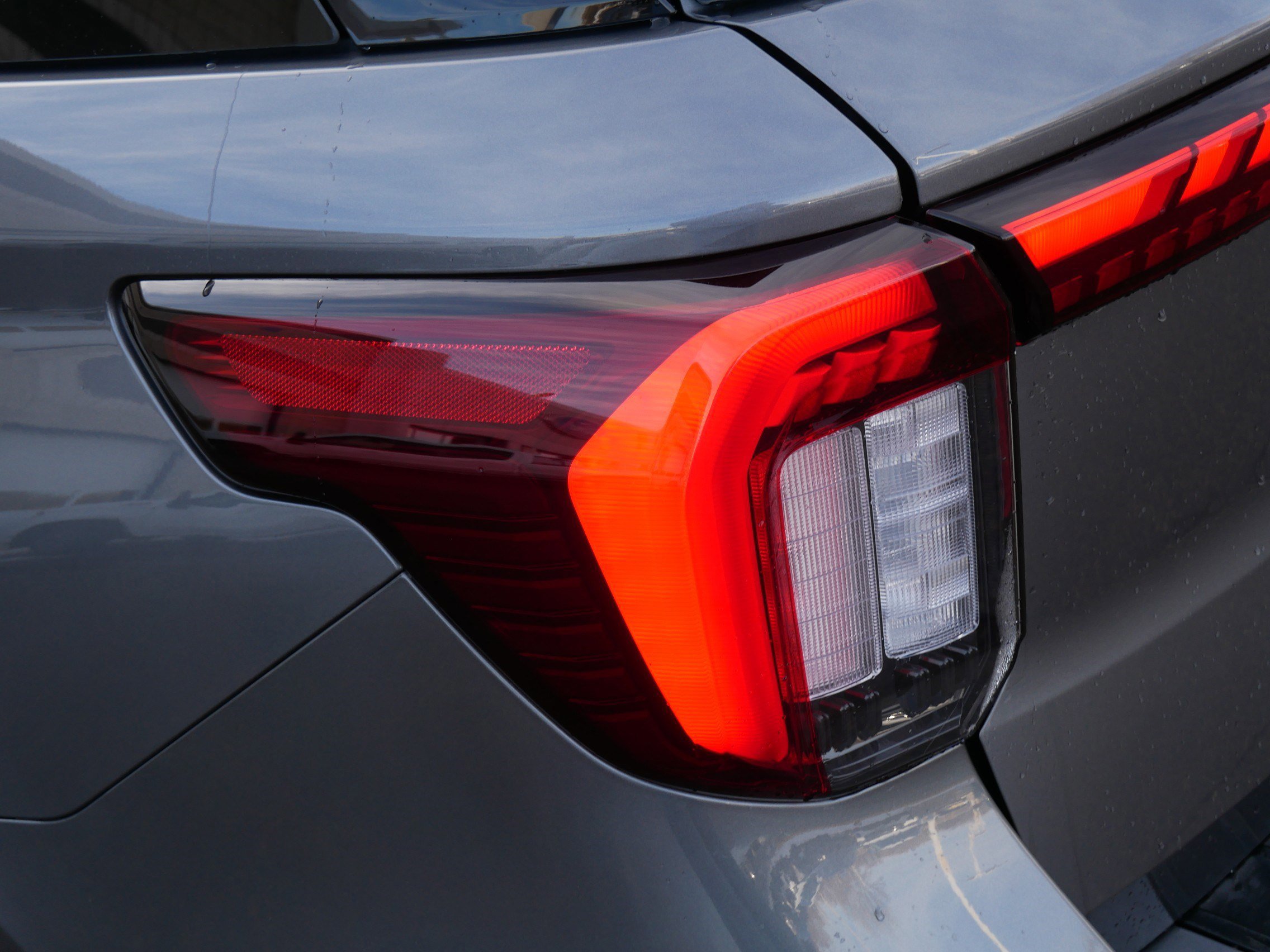 Certified 2025 Ford Explorer ST-Line image 17