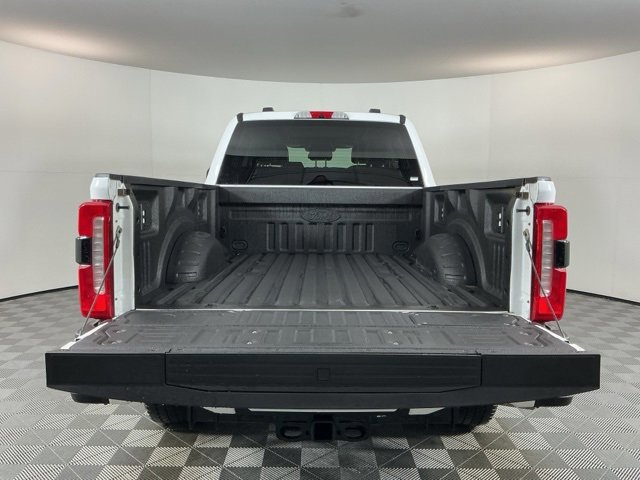 Certified 2025 Ford F350 Lariat w/ Black Appearance Package image 7