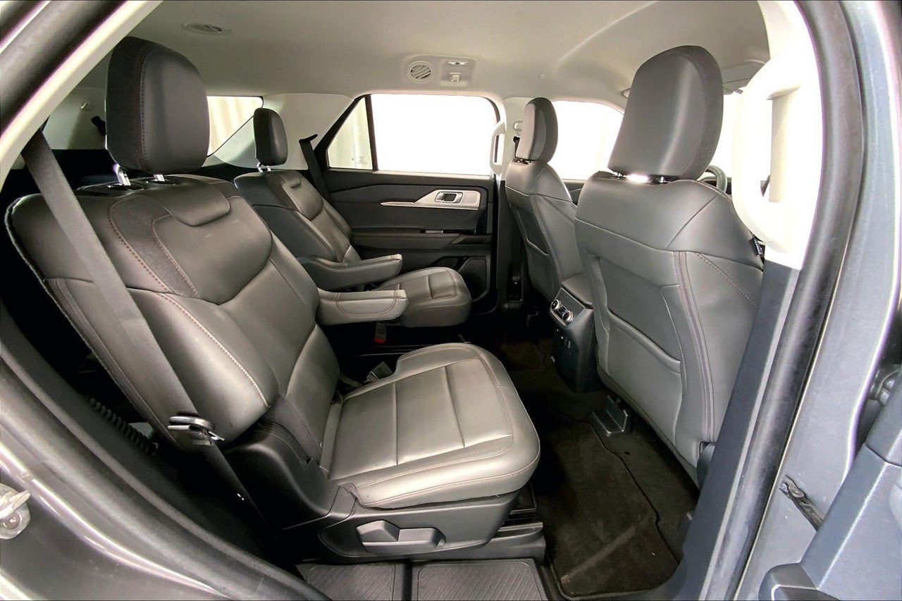 Certified 2025 Ford Explorer Active w/ Active Comfort Package RWD image 20