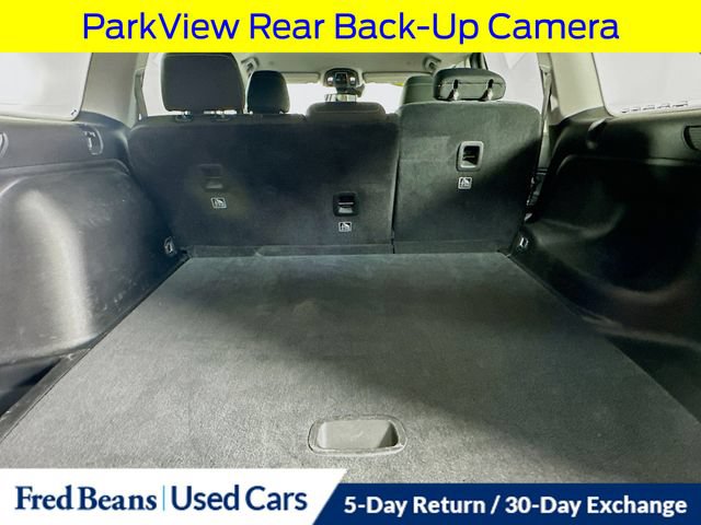 Used 2023 Jeep Grand Cherokee Laredo w/ Luxury Tech Group I AWD/4WD image 32