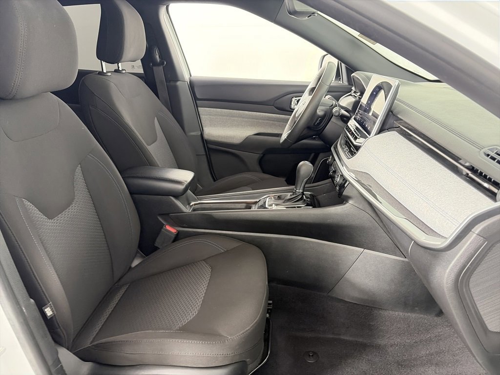 Used 2023 Jeep Compass Sport image 30