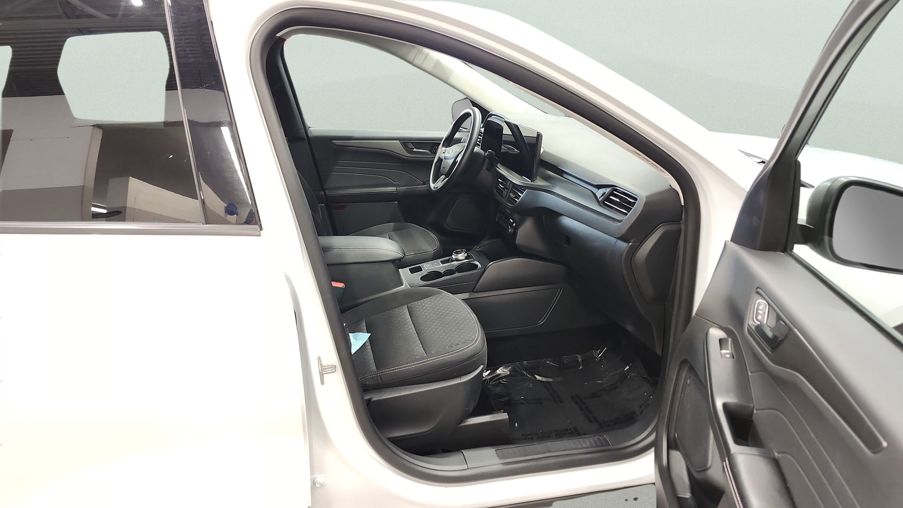 Certified 2025 Ford Escape Active w/ Tech Pack #1 AWD/4WD image 17
