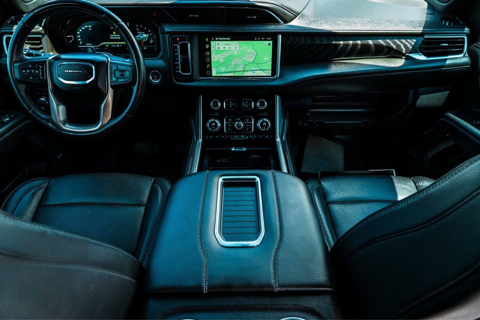Used 2024 GMC Yukon Denali w/ Advanced Technology Package AWD/4WD image 37