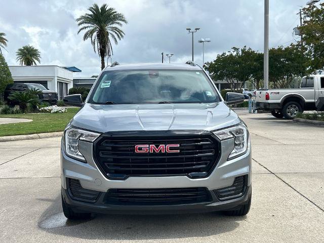 Used 2024 GMC Terrain SLE w/ Driver Convenience Package FWD image 10