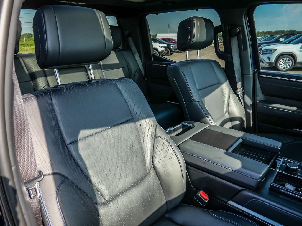 Used 2023 Toyota Tundra Platinum AWD/4WD image 20