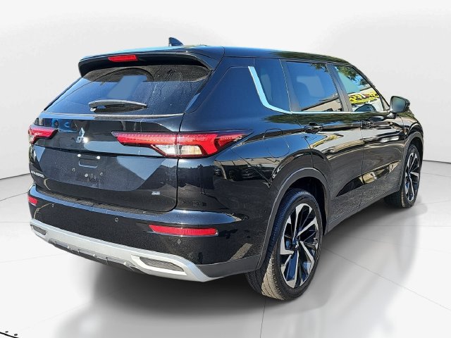 Used 2024 Mitsubishi Outlander SE FWD image 4