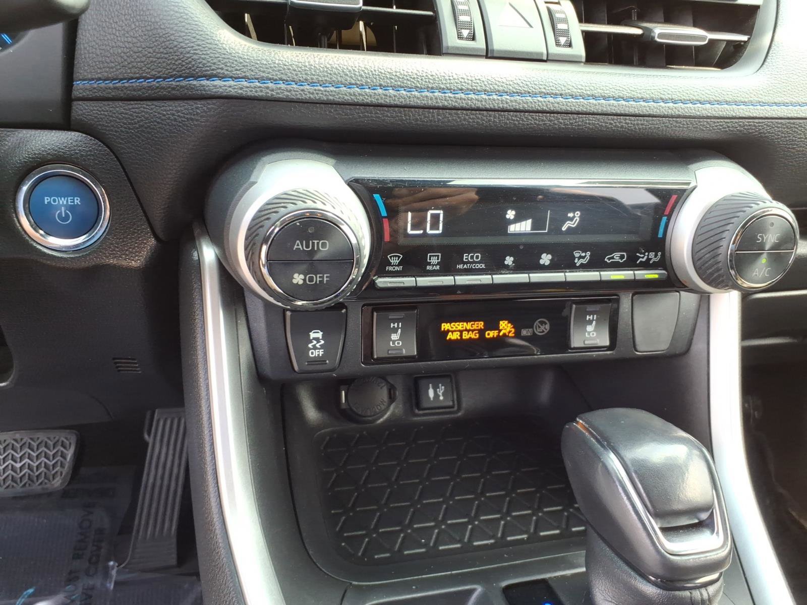 Used 2019 Toyota RAV4 XSE w/ XSE Weather Package AWD/4WD image 21