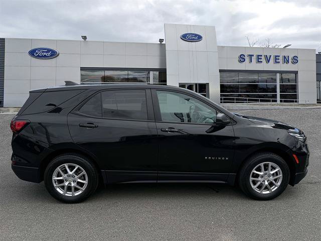 Used 2023 Chevrolet Equinox LS w/ LS Convenience Package AWD/4WD image 5