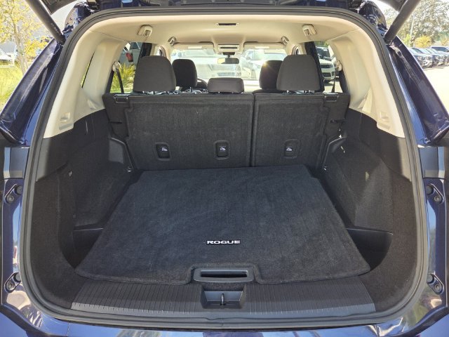 Used 2026 Nissan Rogue SV FWD image 16