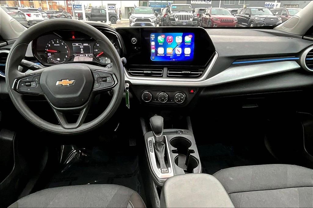 Used 2024 Chevrolet Trax LS w/ LS Convenience Package image 14