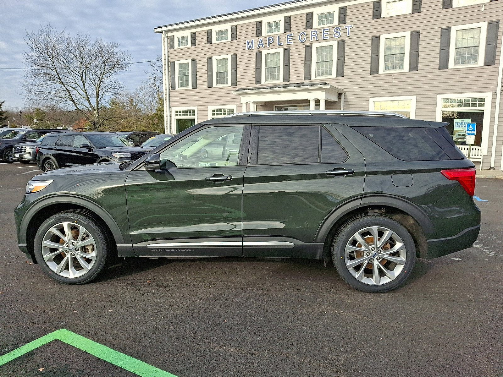 Certified 2022 Ford Explorer Platinum w/ Equipment Group 601A image 8