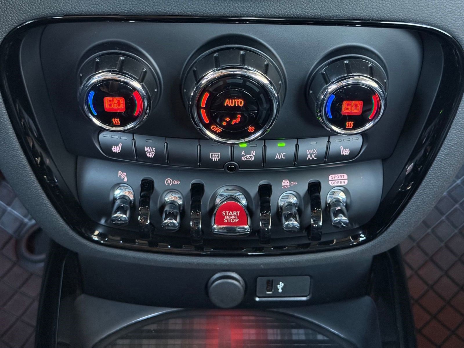 Used 2024 MINI Cooper Clubman S AWD/4WD image 21