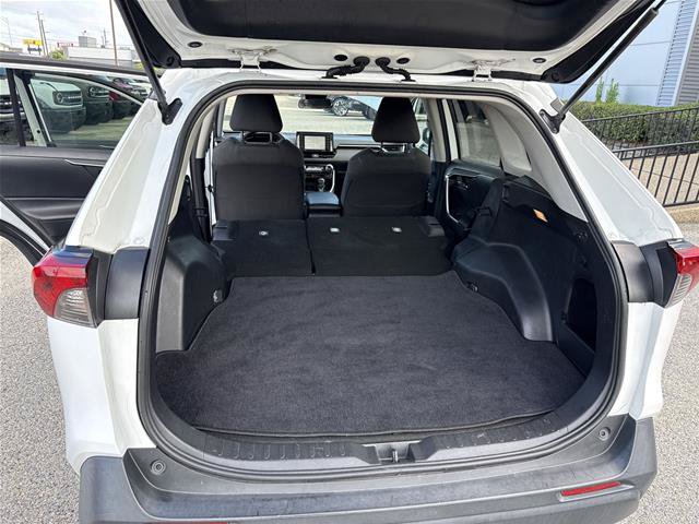 Used 2020 Toyota RAV4 XLE FWD image 28