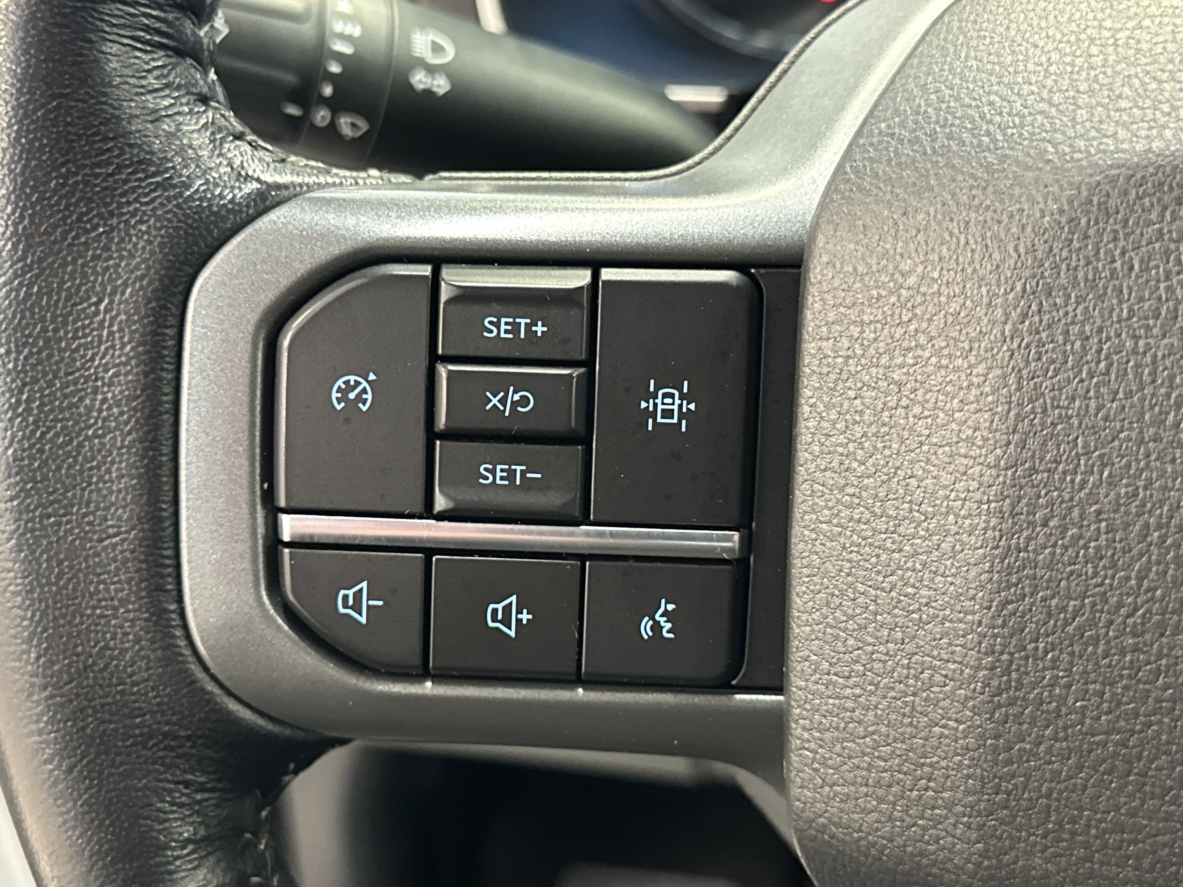 Certified 2022 Ford F150 XLT w/ Equipment Group 302A High image 37