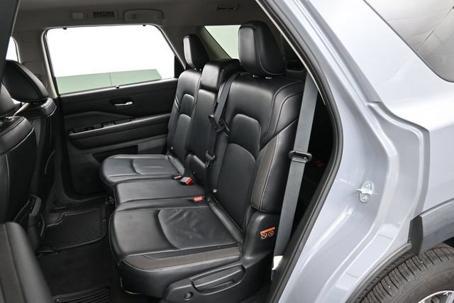 Used 2024 Nissan Pathfinder SL AWD/4WD image 28