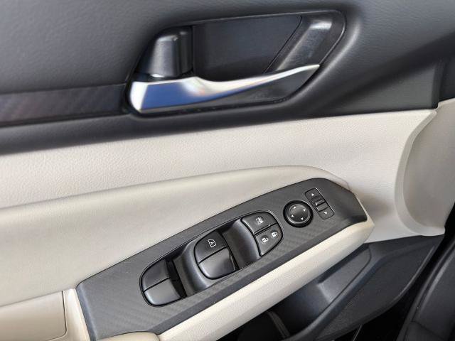 Used 2024 Nissan Altima 2.5 SV FWD image 18