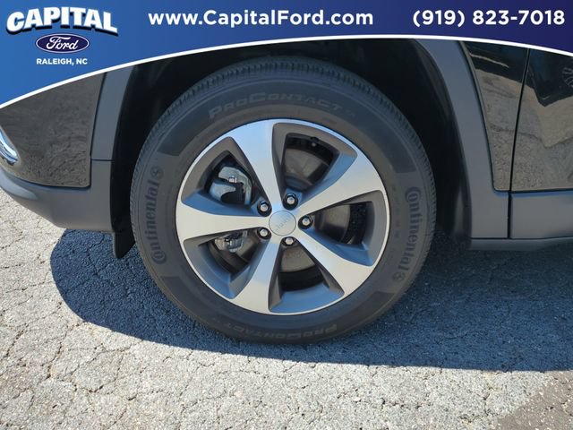 Used 2022 Jeep Cherokee Limited AWD/4WD image 10