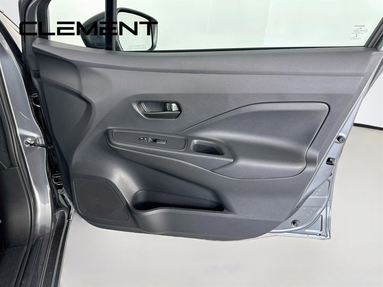 Used 2025 Nissan Versa S FWD image 33