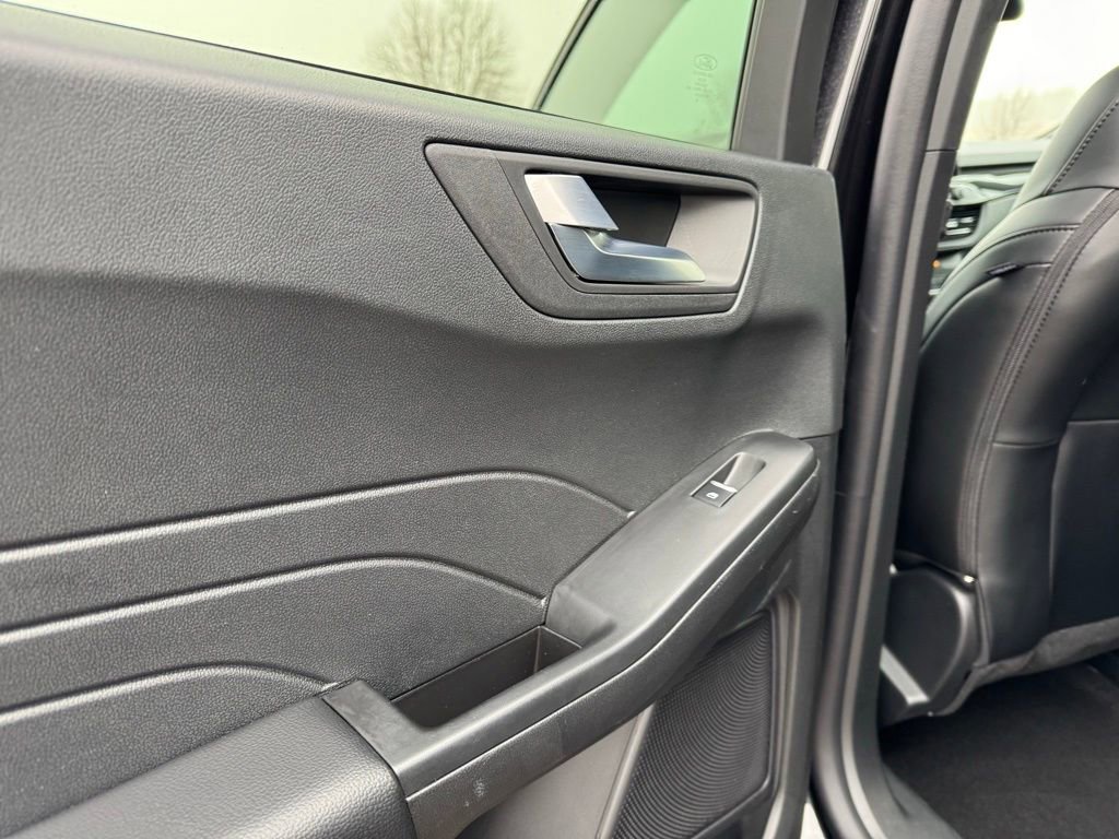 Certified 2025 Ford Escape ST-Line image 24