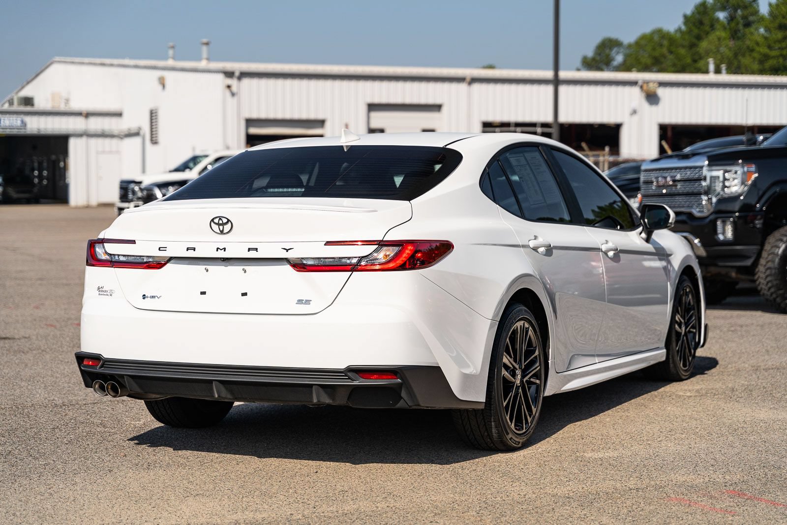 Used 2026 Toyota Camry SE FWD image 7
