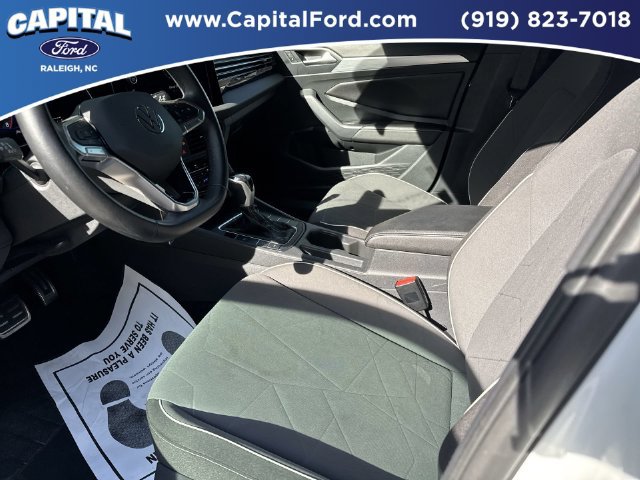 Used 2025 Volkswagen Jetta Sport FWD image 19