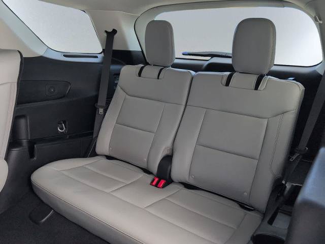 Certified 2025 Ford Explorer Active w/ Active Comfort Package RWD image 13