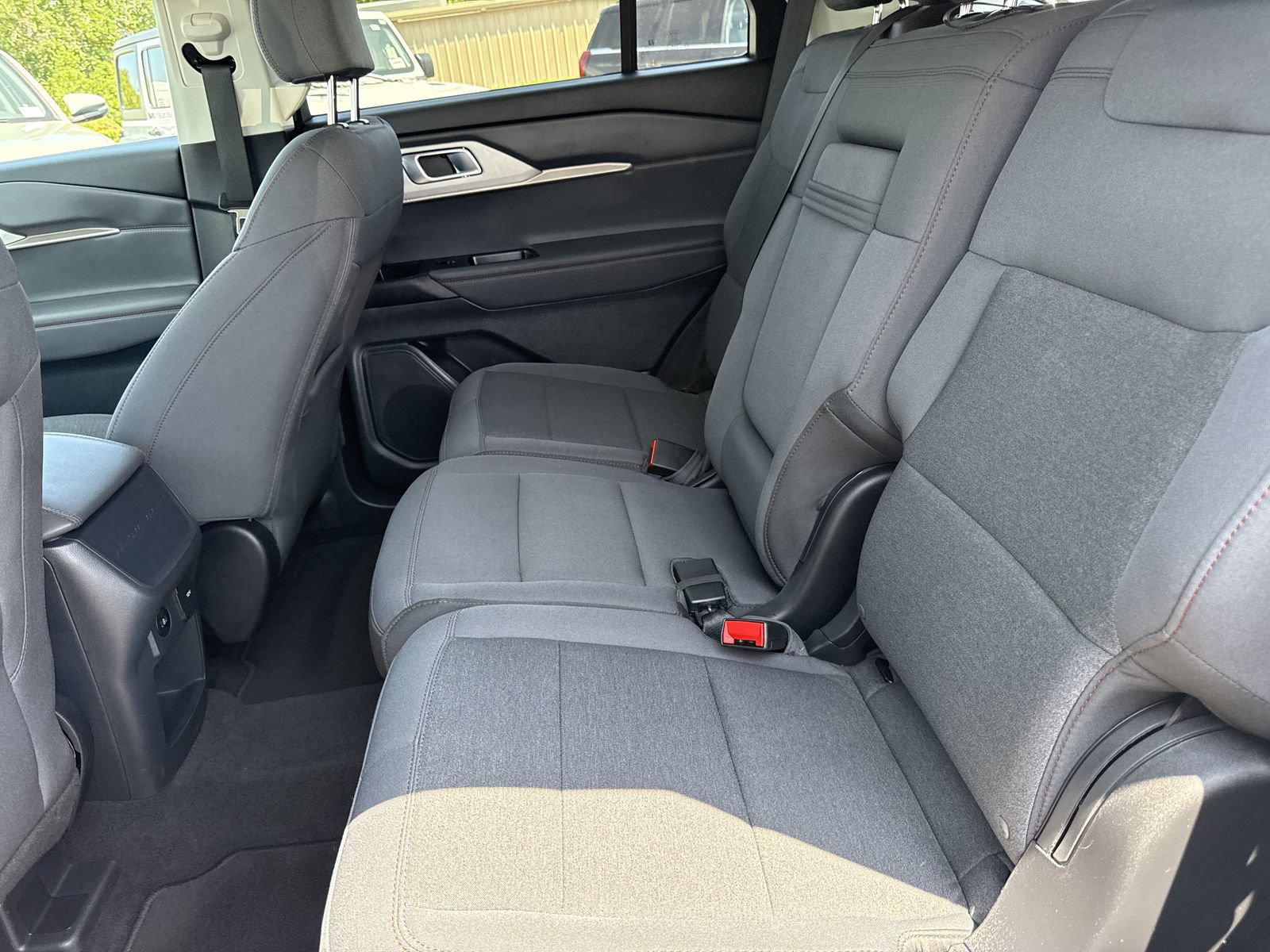 Certified 2025 Ford Explorer Active RWD image 19