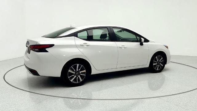 Used 2022 Nissan Versa SV FWD image 8