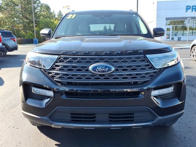 Certified 2021 Ford Explorer XLT w/ Equipment Group 202A AWD/4WD image 2