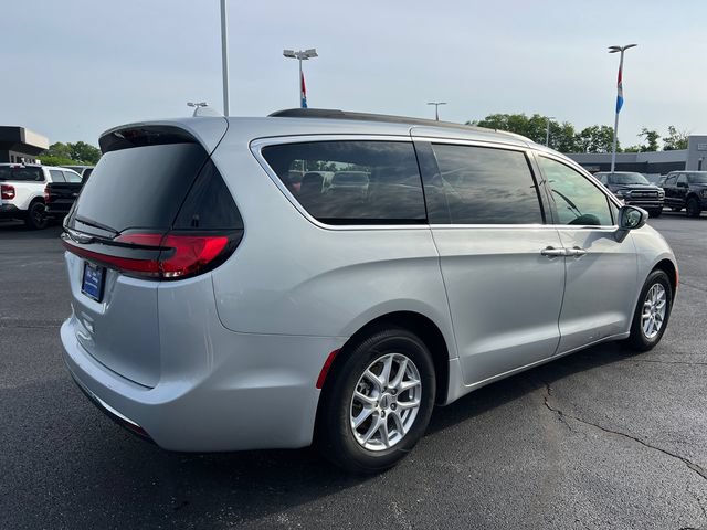 Used 2022 Chrysler Pacifica Touring-L FWD image 8
