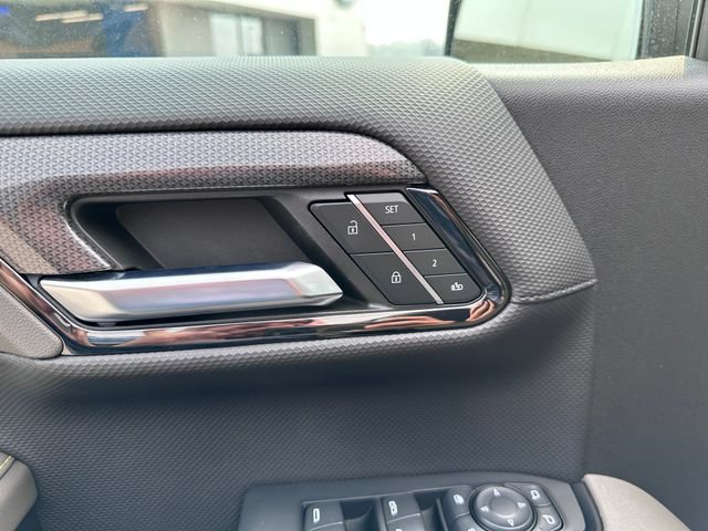 Used 2023 Chevrolet Silverado 1500 ZR2 AWD/4WD image 15