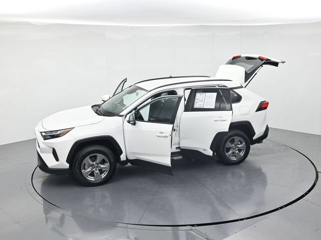 Used 2025 Toyota RAV4 XLE AWD/4WD image 47