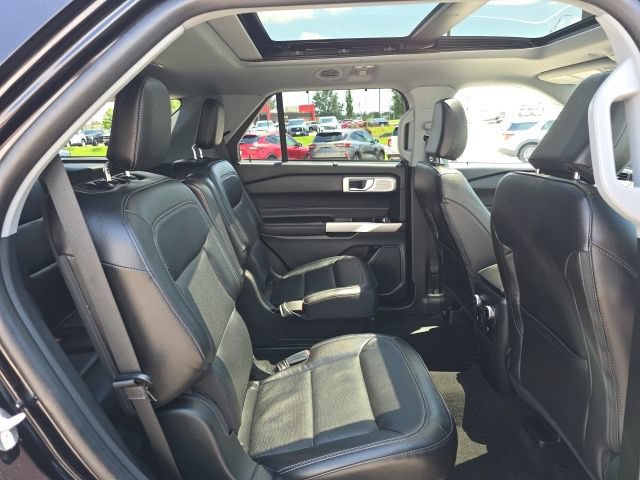 Certified 2023 Ford Explorer Limited w/ Limited Technology Package AWD/4WD image 18