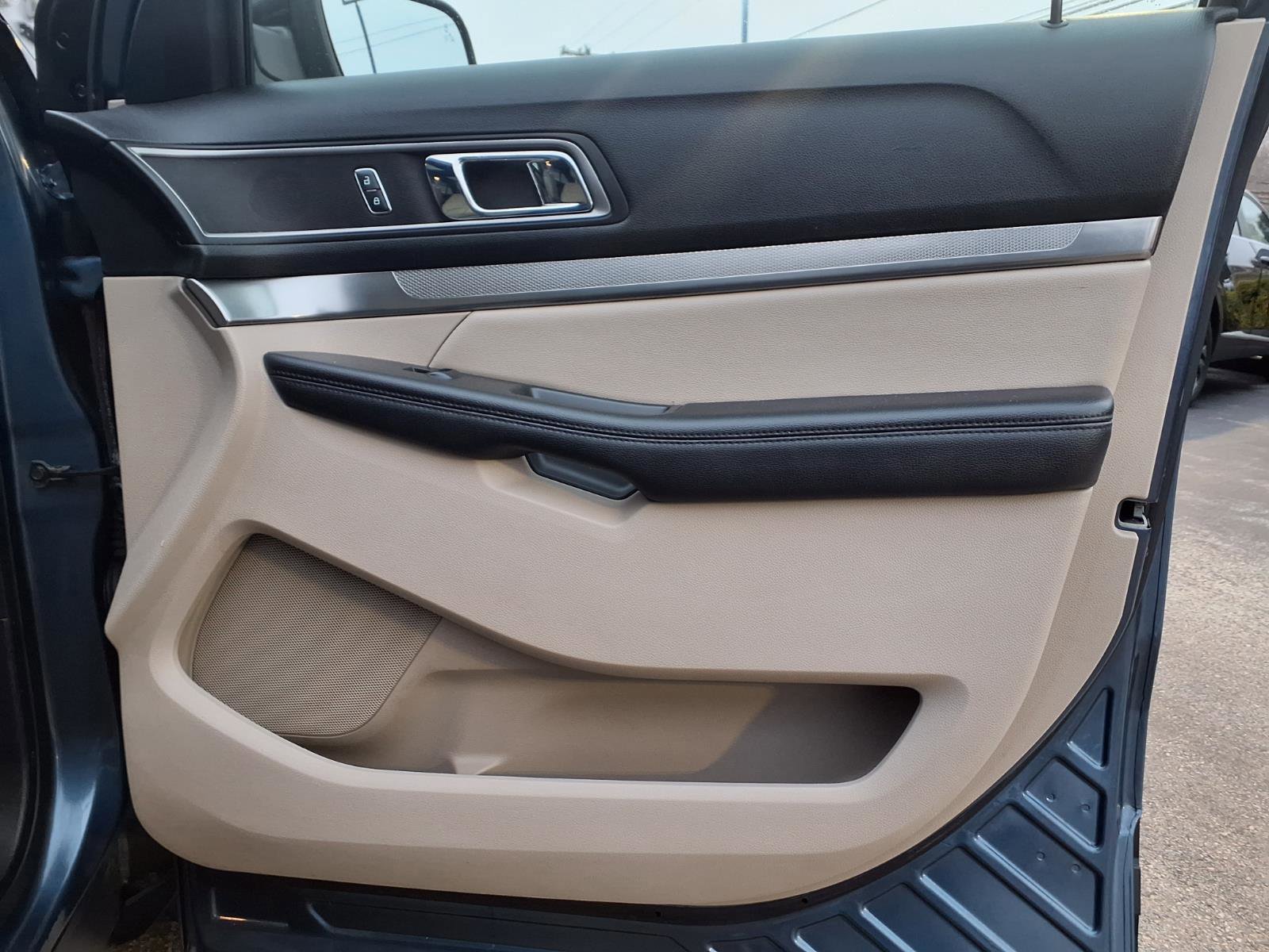 Certified 2019 Ford Explorer XLT w/ Equipment Group 202A image 12