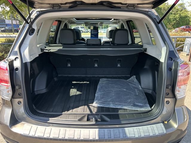 Used 2018 Subaru Forester 2.5i Touring AWD/4WD image 21