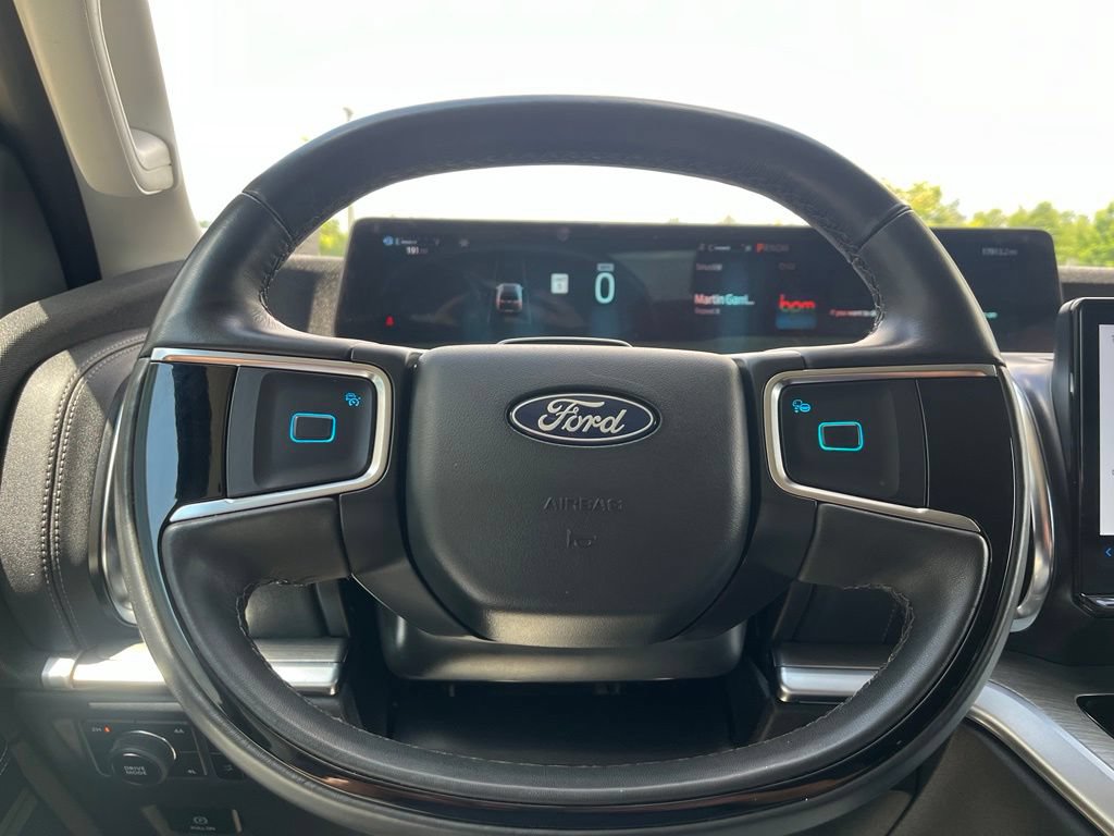 Certified 2025 Ford Expedition Max Platinum w/ Driver's Package AWD/4WD image 24