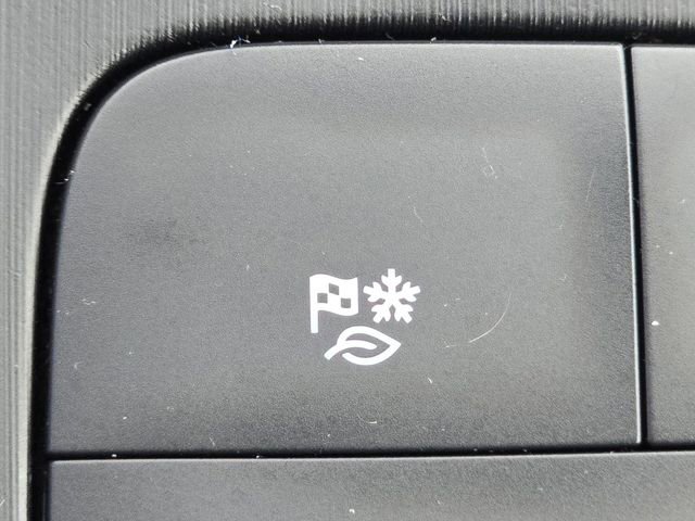 Certified 2022 Ford Escape SE w/ Cold Weather Package FWD image 31
