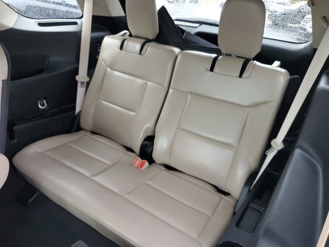 Certified 2024 Ford Explorer XLT w/ Equipment Group 202A image 34