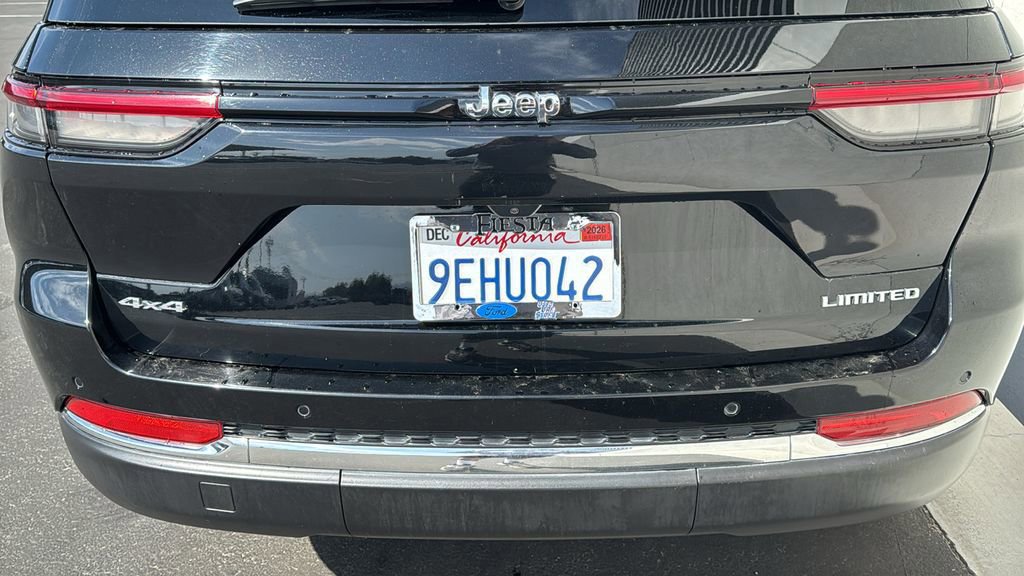 Used 2023 Jeep Grand Cherokee Limited image 3