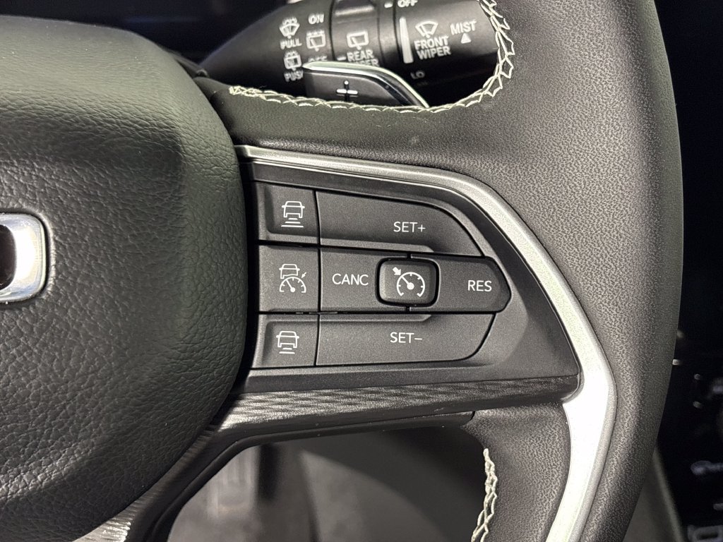Used 2025 Jeep Grand Cherokee L Altitude RWD image 19