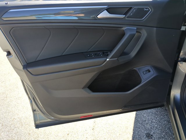 Used 2020 Volkswagen Tiguan SEL Premium R-Line w/ 3rd Row Seat Package AWD/4WD image 13