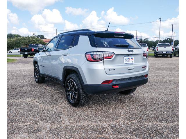 Used 2025 Jeep Compass Trailhawk AWD/4WD image 3