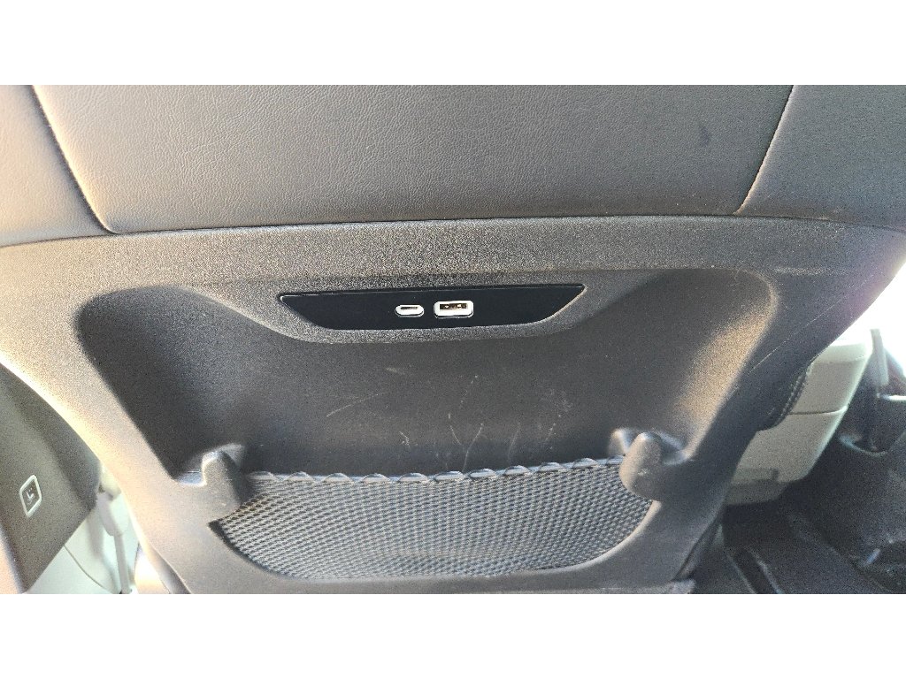 Used 2024 Chrysler Pacifica Touring-L FWD image 19
