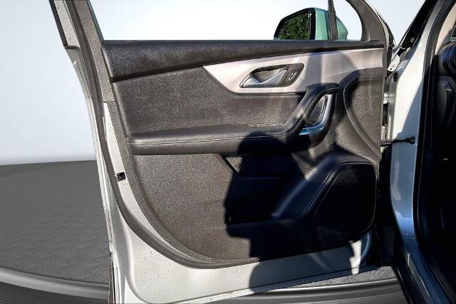 Used 2025 Chevrolet Blazer LT FWD image 23