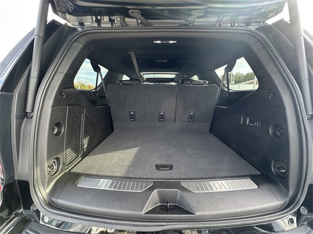Used 2023 Chevrolet Suburban RST w/ Sport Performance Package image 44