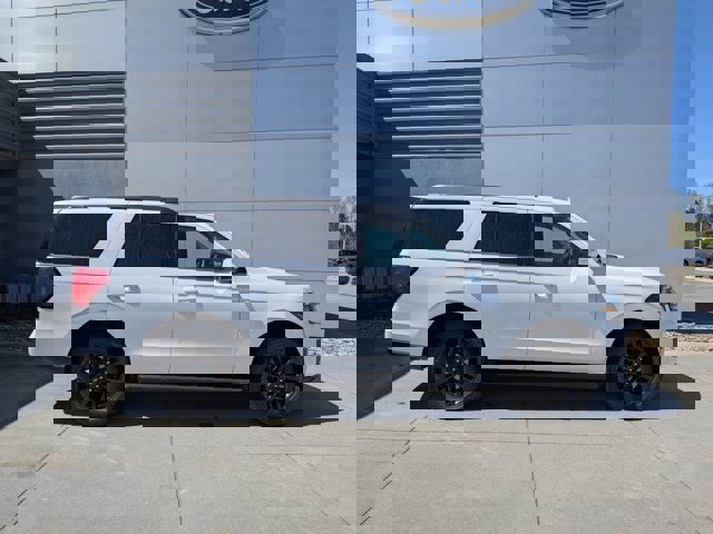 Certified 2024 Ford Expedition XLT image 7