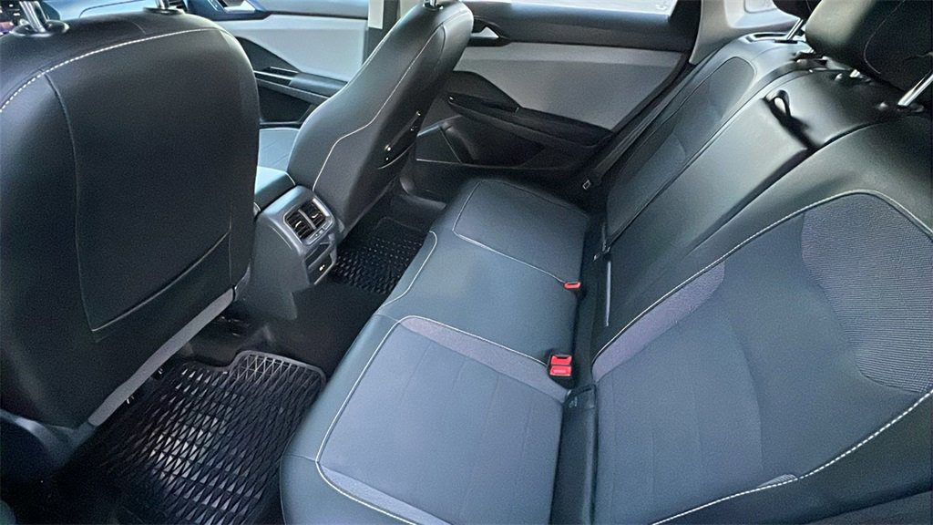 Used 2022 Volkswagen Taos SE image 9