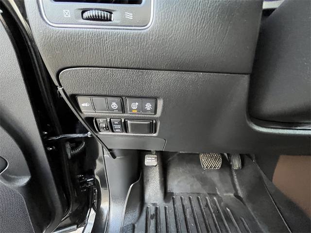 Used 2019 Nissan Armada Platinum w/ Captain's Chairs Package image 19