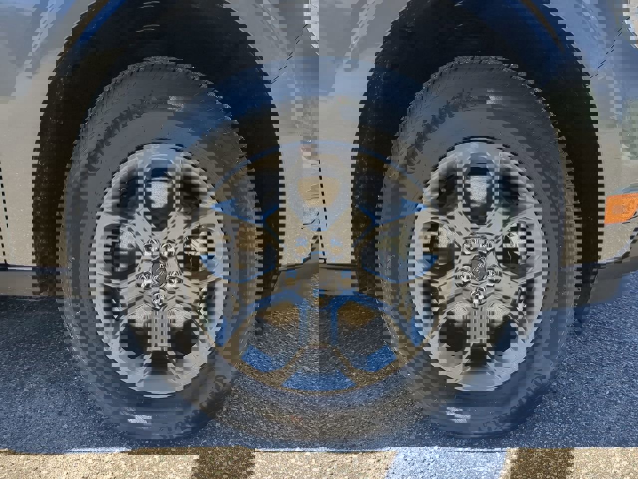 Certified 2024 Ford Maverick XLT w/ XLT Luxury Package image 9